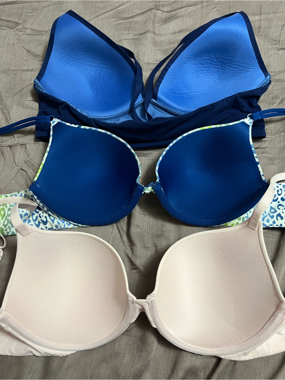 3 pcs Victoria’s Secret 36B Assorted Bra Lot - Picture 2 of 6